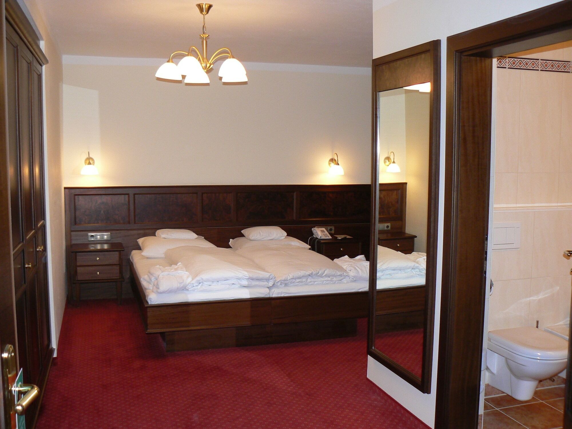 Hotel Eagles Inn Innsbruck Room photo